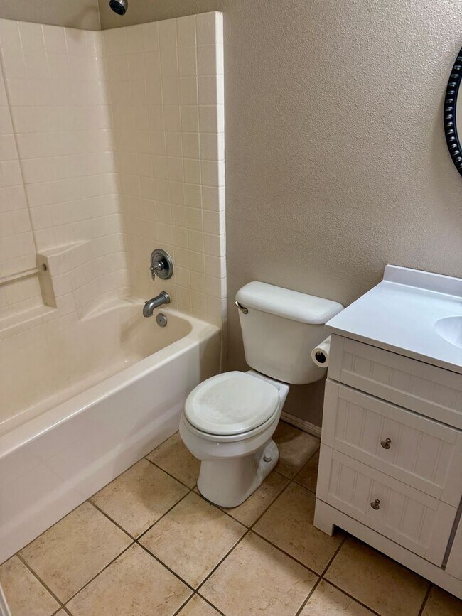 Building Photo - UPGRADED VICTORVILLE HOME