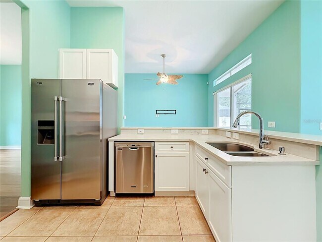 Building Photo - 2947 Majestic Isle Dr