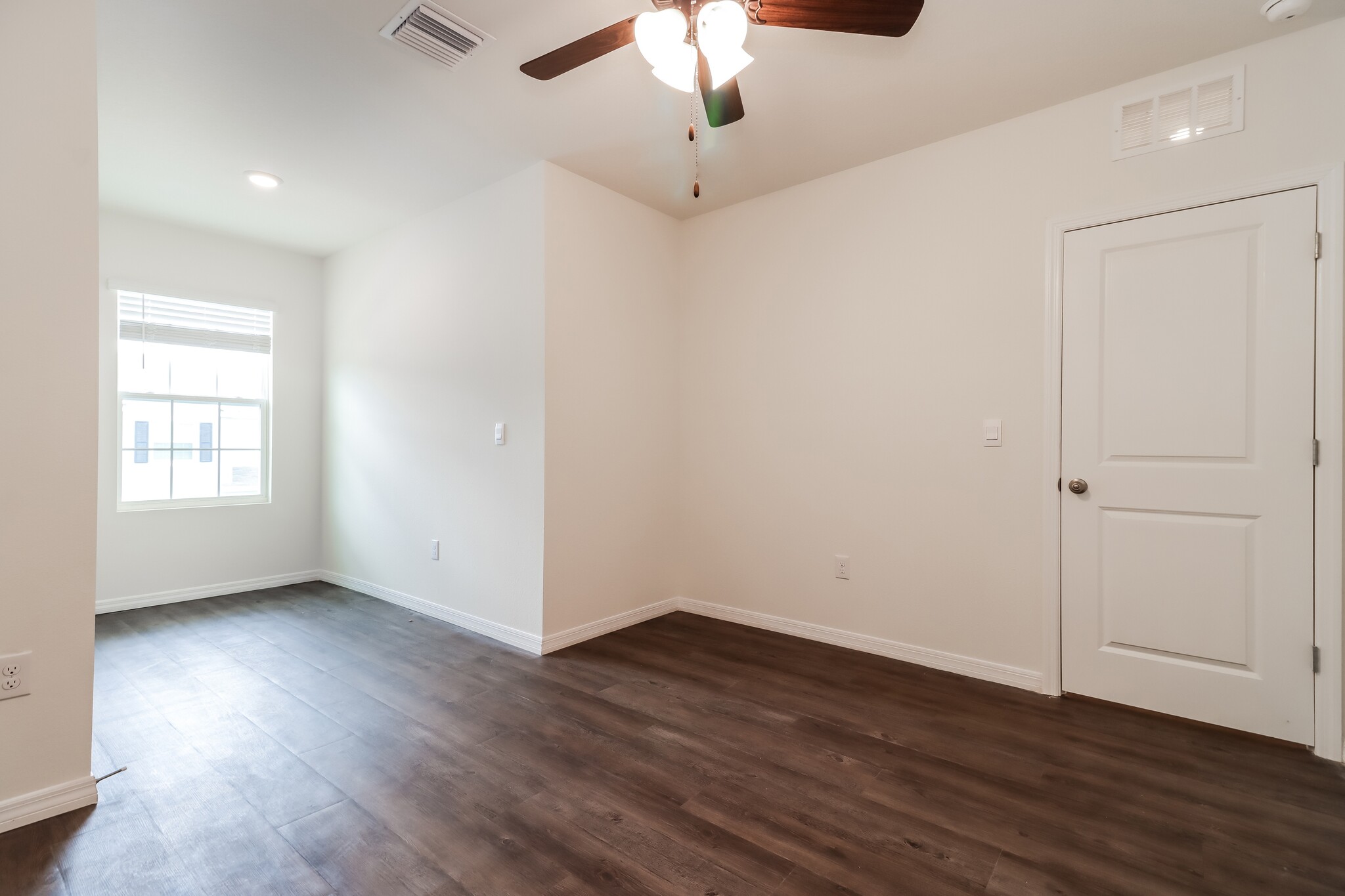 Building Photo - 11881 Mountain Retreat Ln