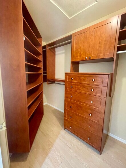 Walk-In Closet - 7102 Phelps Rd