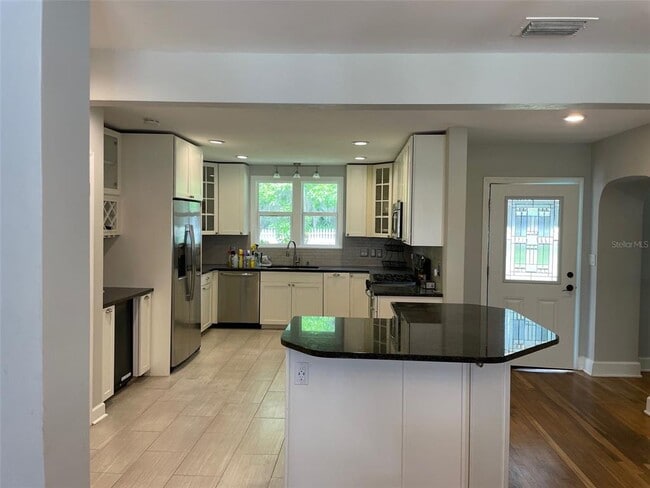 Building Photo - 1403 NW 9th Ave