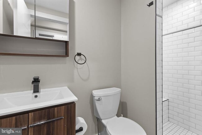 Building Photo - 311 S Washington St