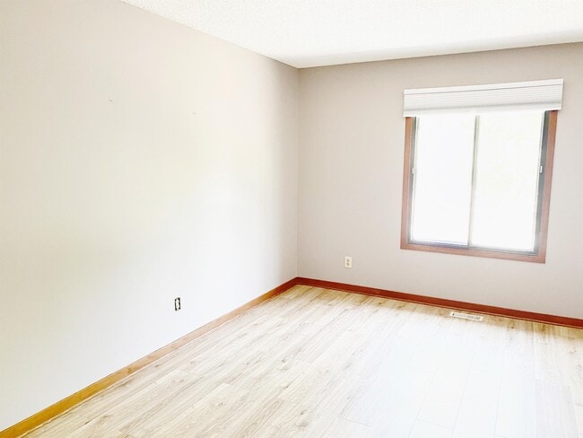 Building Photo - 1300 Landmark Trail S