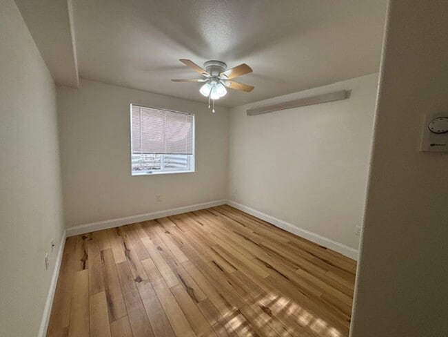 Building Photo - 4 Bedroom 3.5 Bath Townhouse Near Dell Ran...