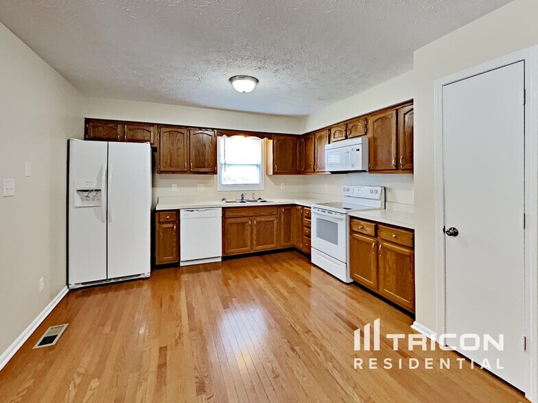 Building Photo - 6034 Buell Ln