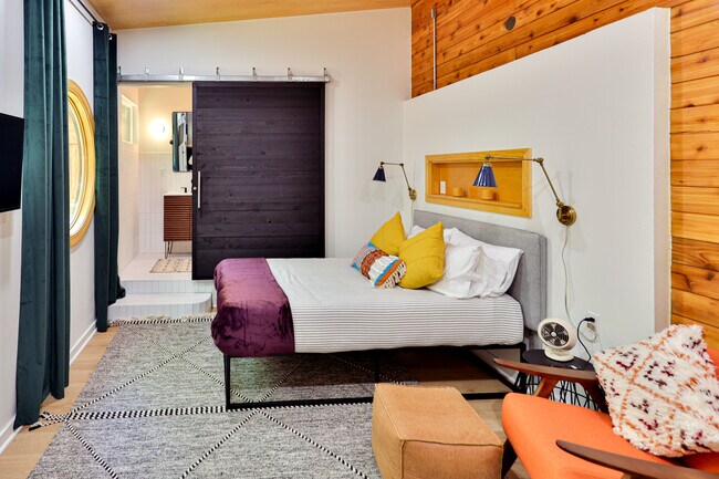 Building Photo - 55 Lynn St