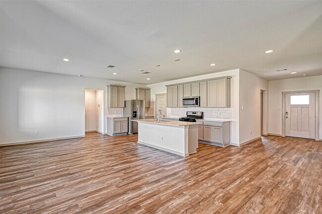 Building Photo - 815 Dahlia Petal Dr