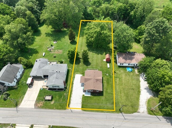 Building Photo - 2 bedroom 1 bath house for rent in Georgetown Indiana