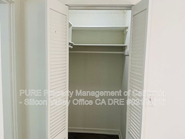 Building Photo - 20899 Aldercroft Heights Rd