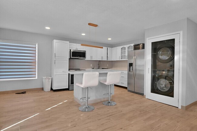 Building Photo - 6385 86th Pl