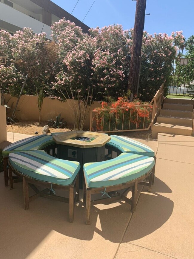 Building Photo - Two Bedroom Condo