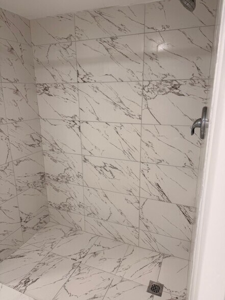 Building Photo - 1505 NW 32nd Ave