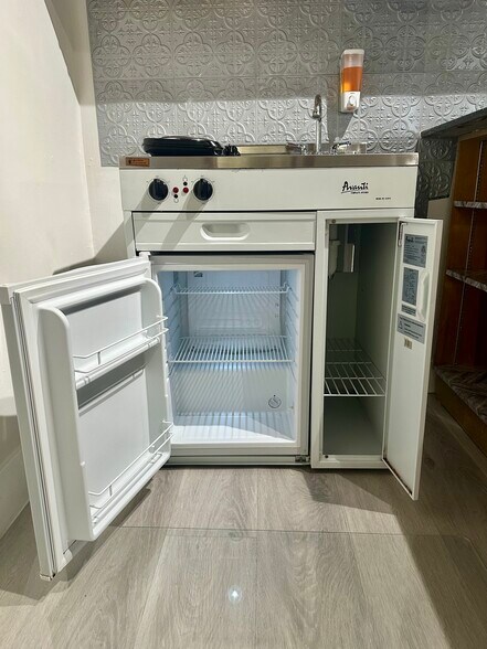 Building Photo - 8260 SW 27th Ter