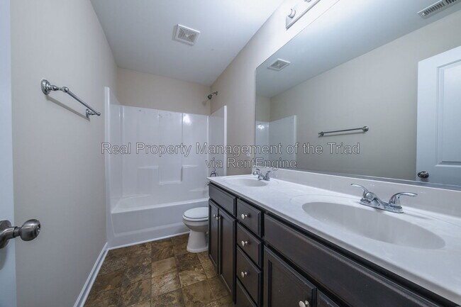 Building Photo - 832 Prince Edward Rd