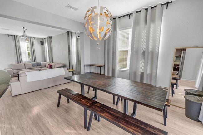 Building Photo - Partially furnished 3-bedroom, 2.5-bath home