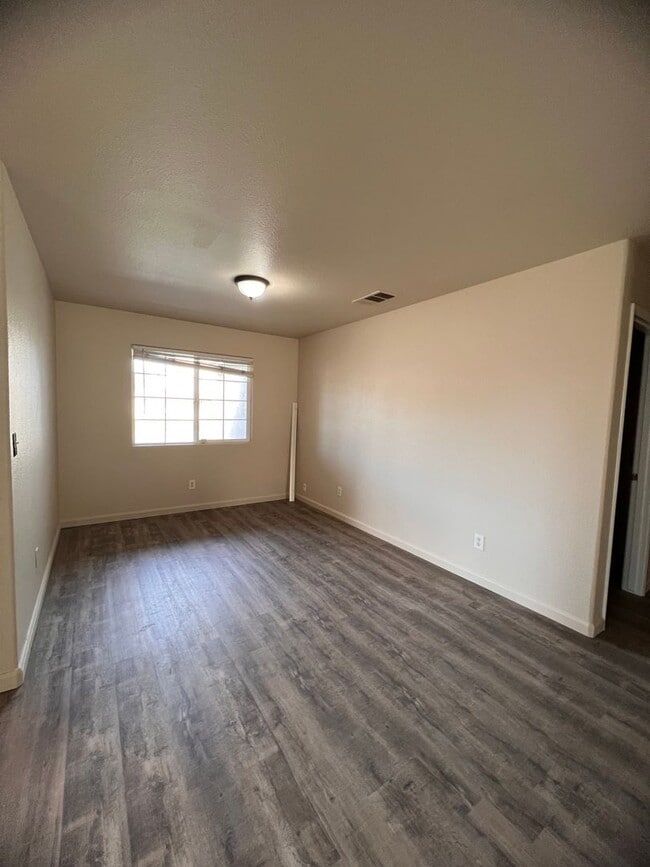 Building Photo - 1294 Dalton St