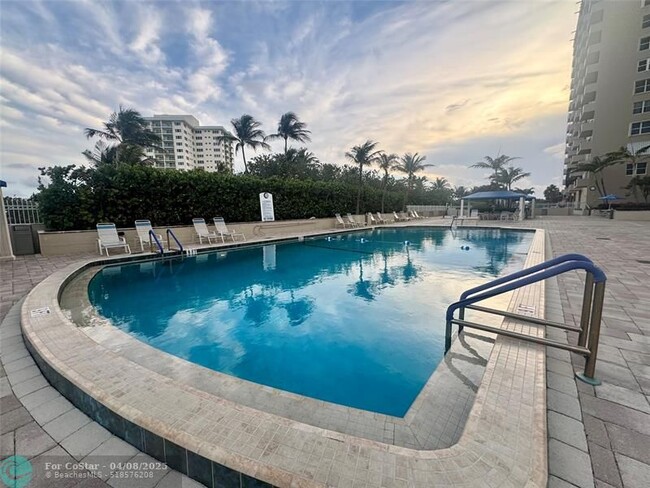 Building Photo - 2000 S Ocean Blvd