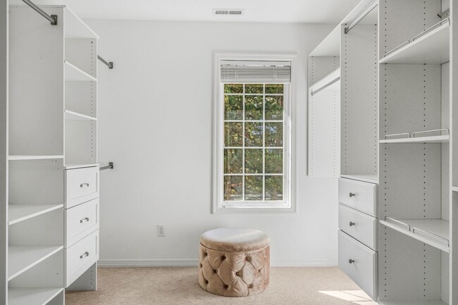 Building Photo - Luxury 4 bed 4 bath home in Lakemont, Bellevue