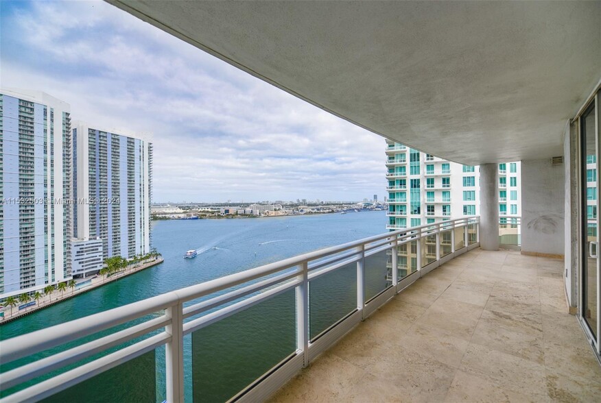 Building Photo - 901 Brickell Key Blvd