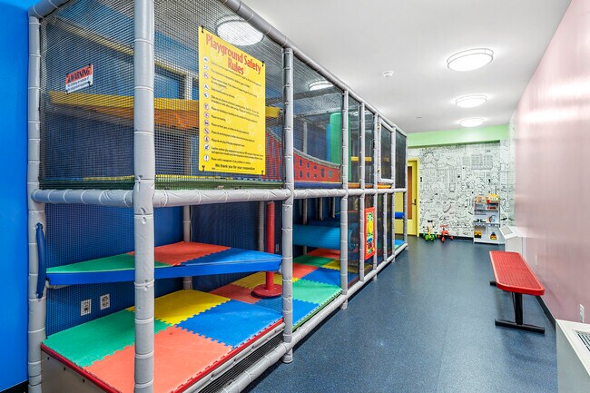 Building Photo - 360 Furman St