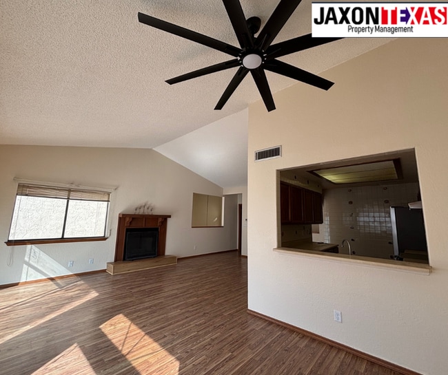 Building Photo - 4614 N Stanton St