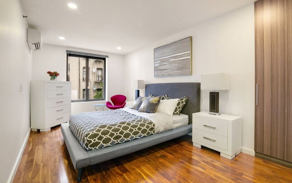 Building Photo - 77 E 110th St