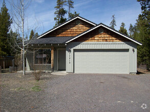 Building Photo - Oregon Water Wonderland- 3 Bedroom 2 Bath ...