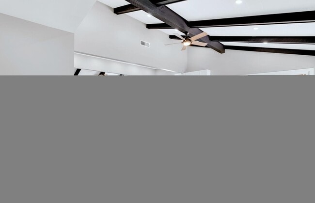 Building Photo - 7509 N Vía Del Elemental