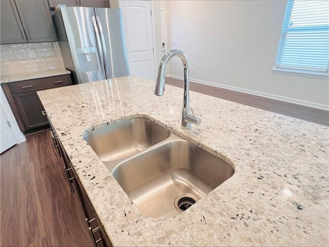 Sink - 5562 Plain Field Ln