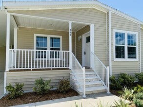 Building Photo - 141 Millwood Rd