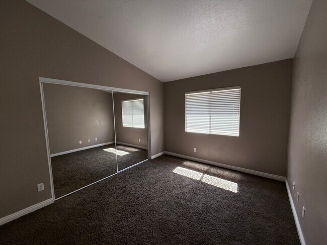 Building Photo - 1579 Dawson Dr