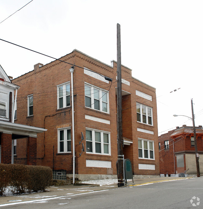 Primary Photo - 466 Hays Ave