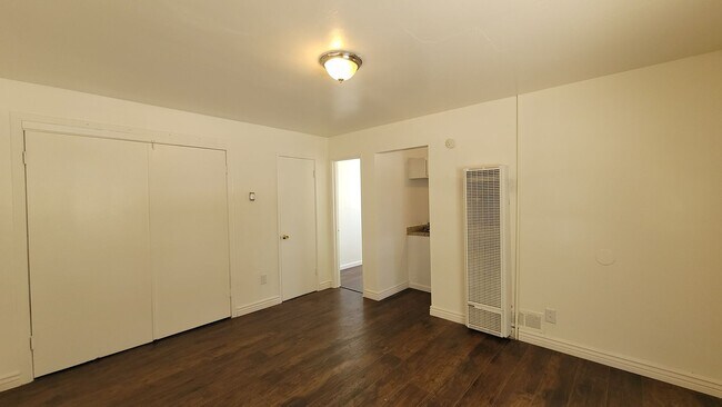 Interior Photo - 8th Street NW-601