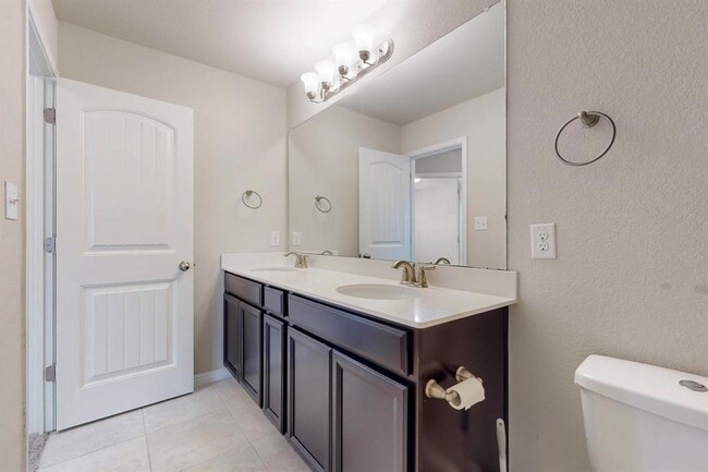 Building Photo - 2908 Harvester Ln