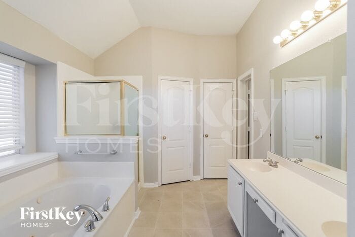 Building Photo - 1234 Shenandoah Dr
