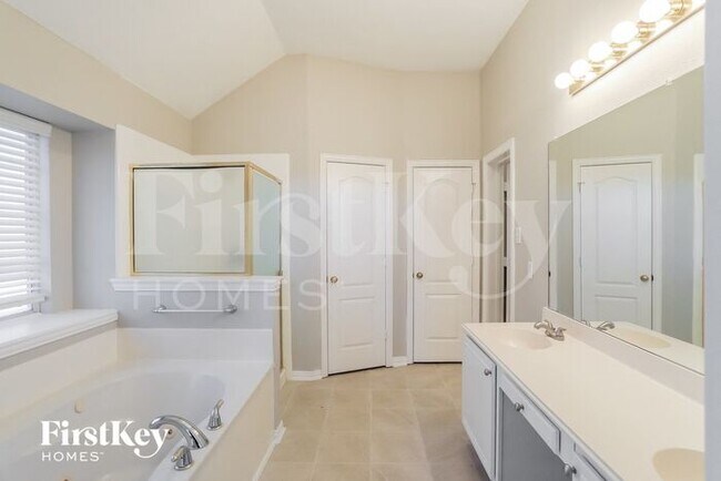 Building Photo - 1234 Shenandoah Dr