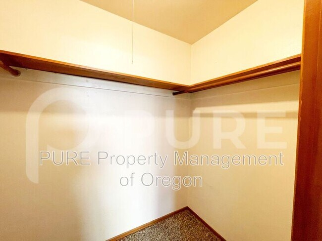 Building Photo - 1125 SE 27th Ave