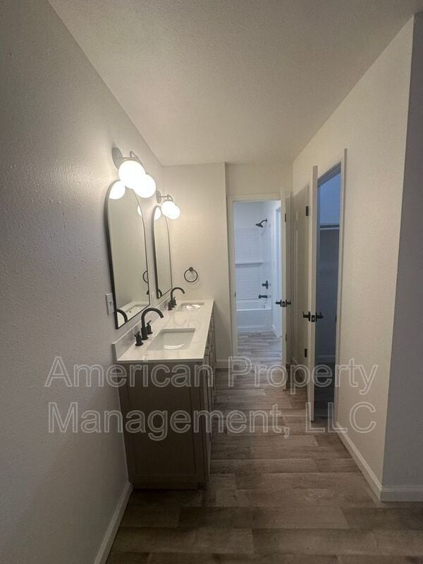 Building Photo - 2320 S 84th E Ave