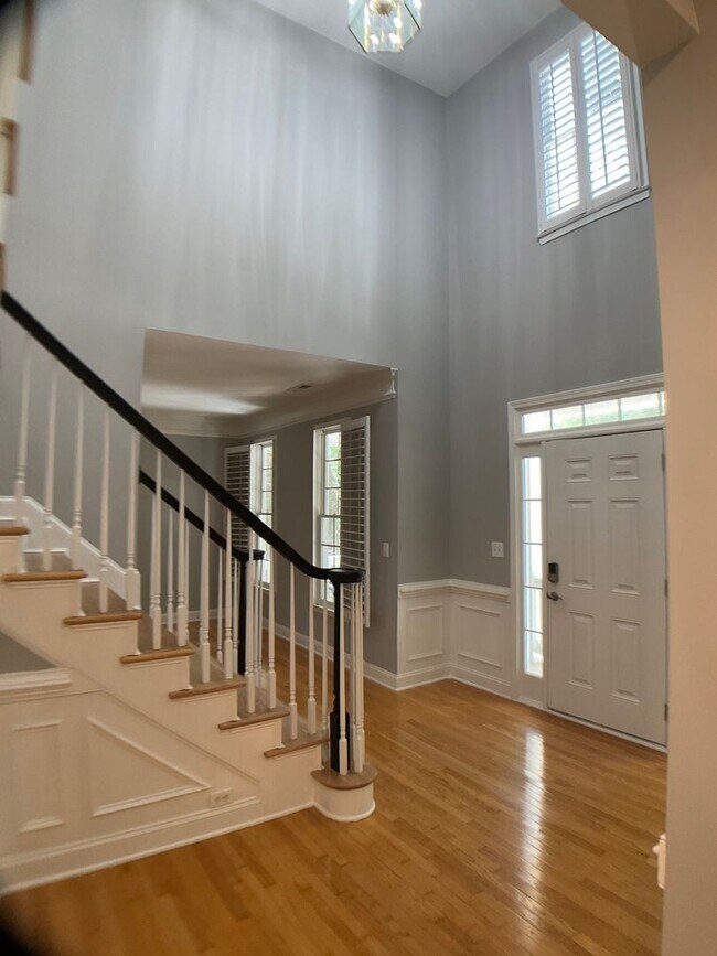 Building Photo - Absolutely Stunning Rare Rental in Hope Va...