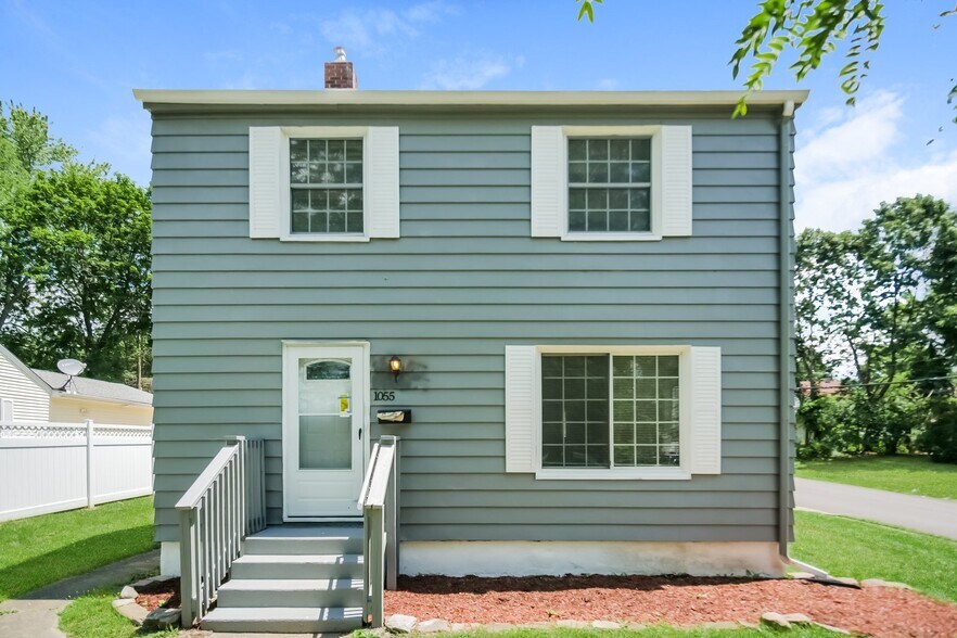 Building Photo - 1055 Orlando Ave