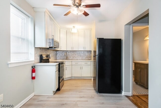 Building Photo - 191 N Beverwyck Rd