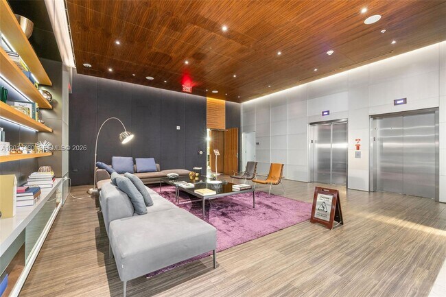 Building Photo - 88 SW 7th St