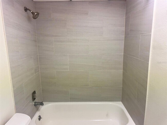 Building Photo - 3300 Fox Chase Cir