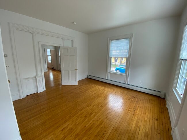 Building Photo - 619 County St