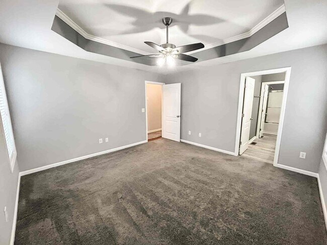 Building Photo - 670 Mitchell Dr