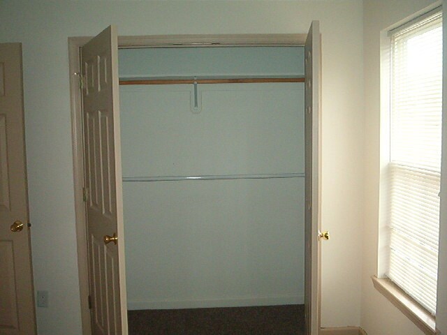 Building Photo - Stunning Country Home