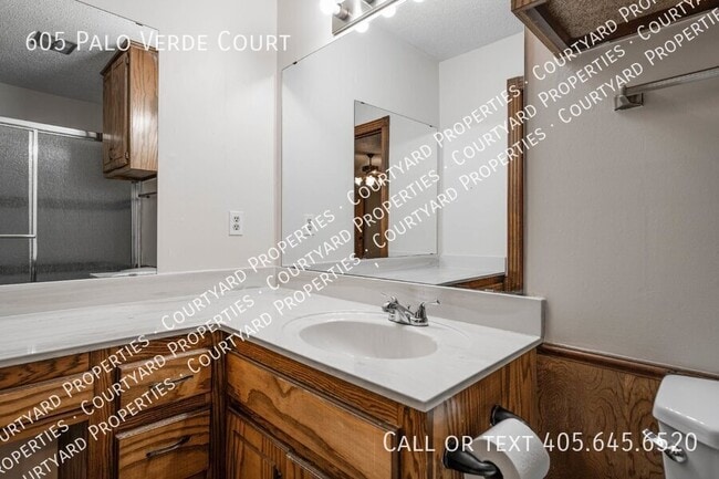 Building Photo - 605 Palo Verde Ct
