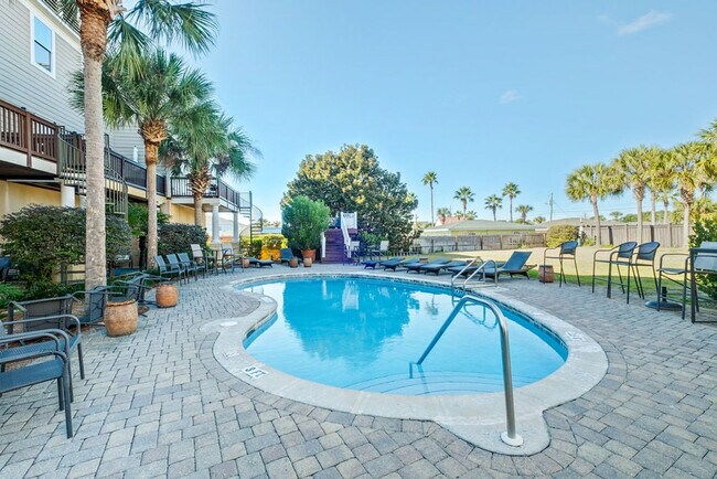 Building Photo - 22022 Front Beach Rd