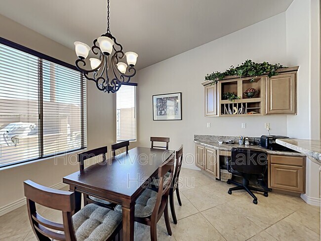 Building Photo - 1890 Ranchito Dr