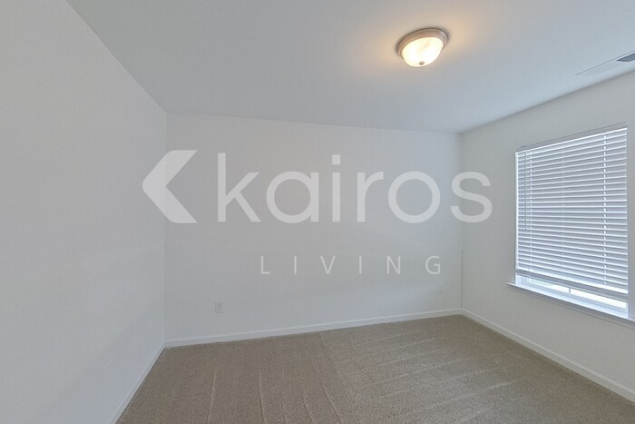 Building Photo - 306 Silver Maple Ln